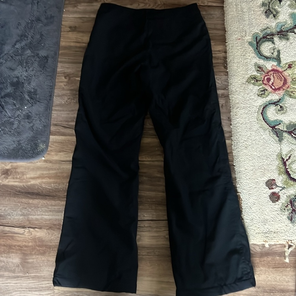 Nils ladies ski pant size 8 regular. Built in gators. One tiny tear shown - Picture 14 of 16